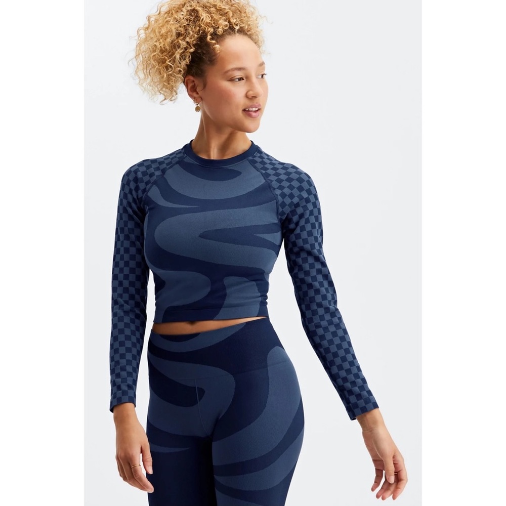 Jada Seamless Long-Sleeve Crop Top NWT
